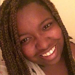 Meet your Posher, Raquel